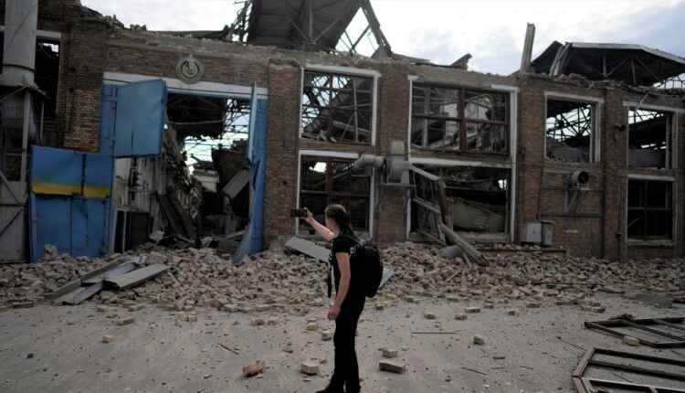 Ukraine: Russia hits Kyiv with missiles